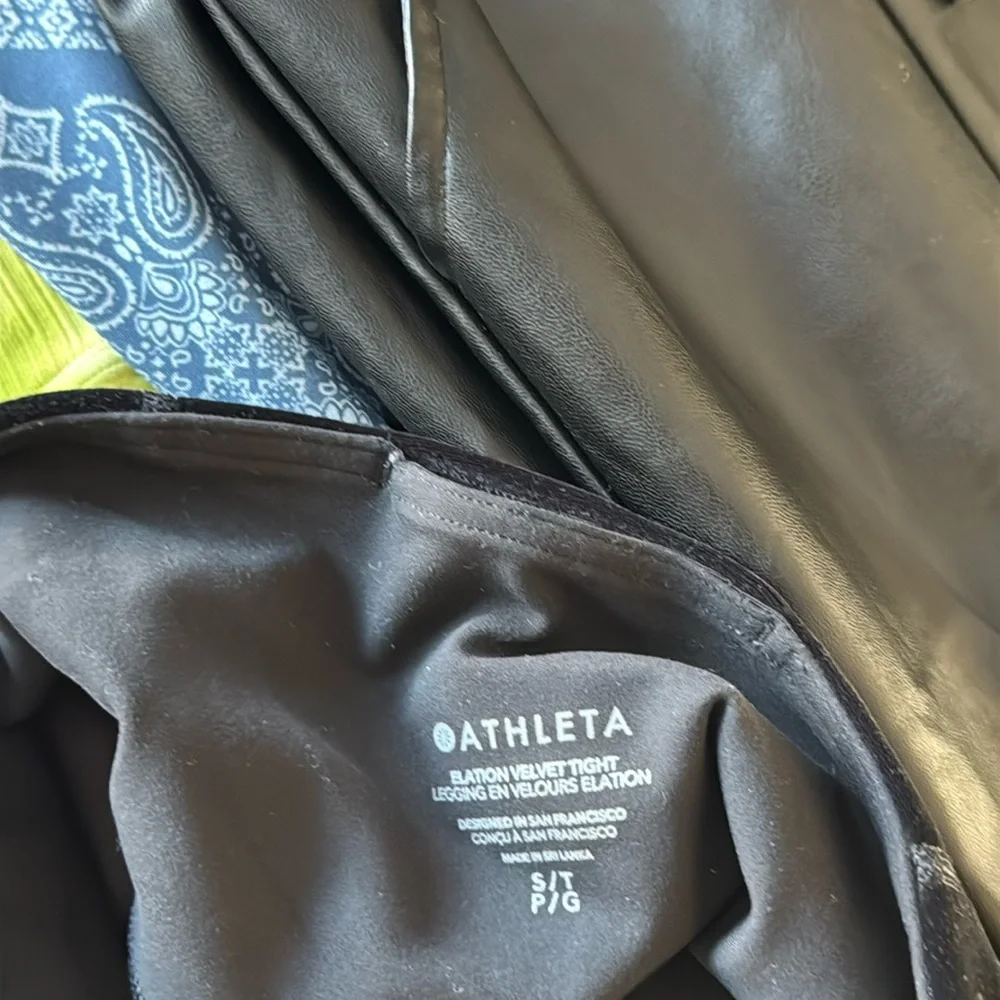 Athleta Velvet tight - Picture 1 of 7